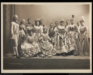 Ritratto di Gruppo con Edmund Lincoln Baylies e Ruth Payson (Mrs. E.L.) Baylies al Ballo di James Hazen Hyde, New York